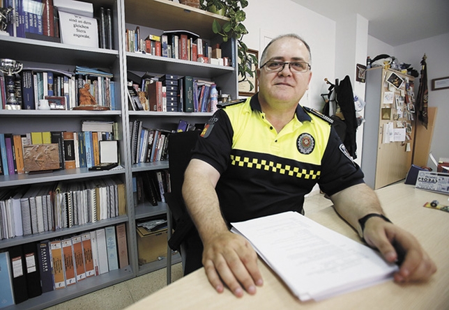 Reunión vecinal con la Concejala de Barrio y Mandos de la Policía Local para abordar la Seguridad en Los Rosales